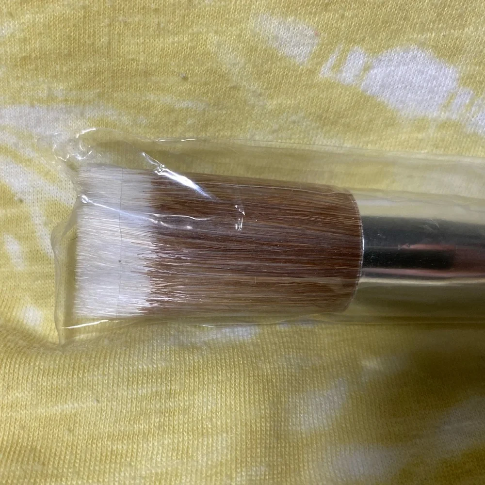 BareMinerals Feather Light Brush